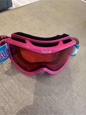 bolle Kids Snow Goggles in Pink with White and Blue Floral Strap